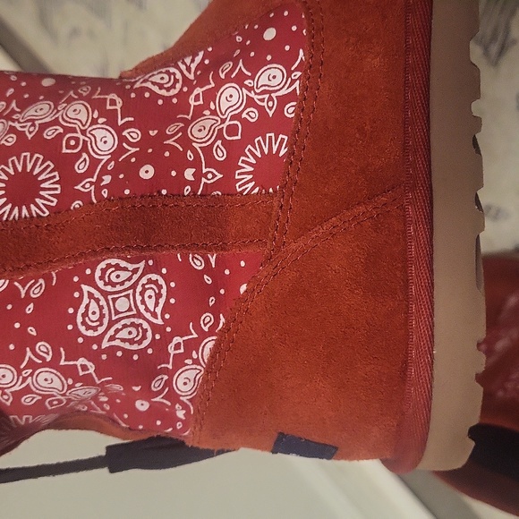 DEAL! UGGS Kaelou Bandana Red suede boots sz 4 - Picture 4 of 10
